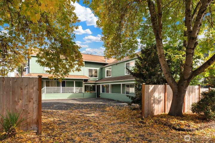 Property Photo:  3610  36th Avenue S 3-2  WA 98144 
