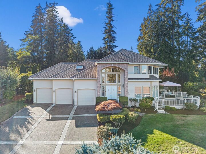 Property Photo: 642 9th Court WA 98333