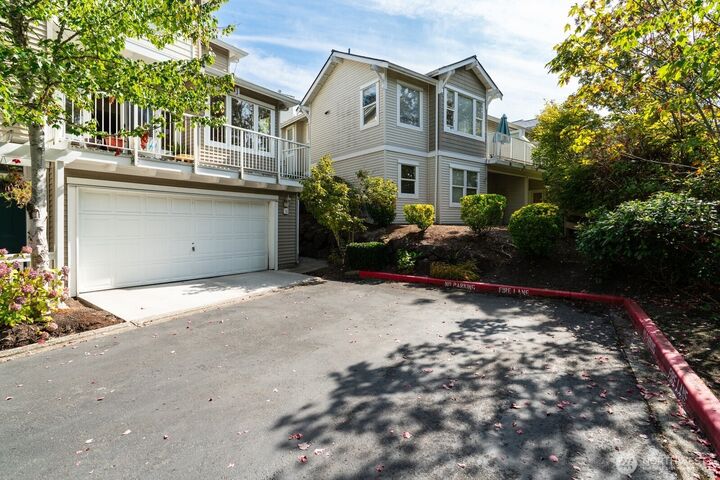 Property Photo:  2680  139th Avenue SE 60  WA 98005 