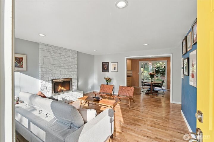 Property Photo: 22221 92nd Avenue W WA 98020