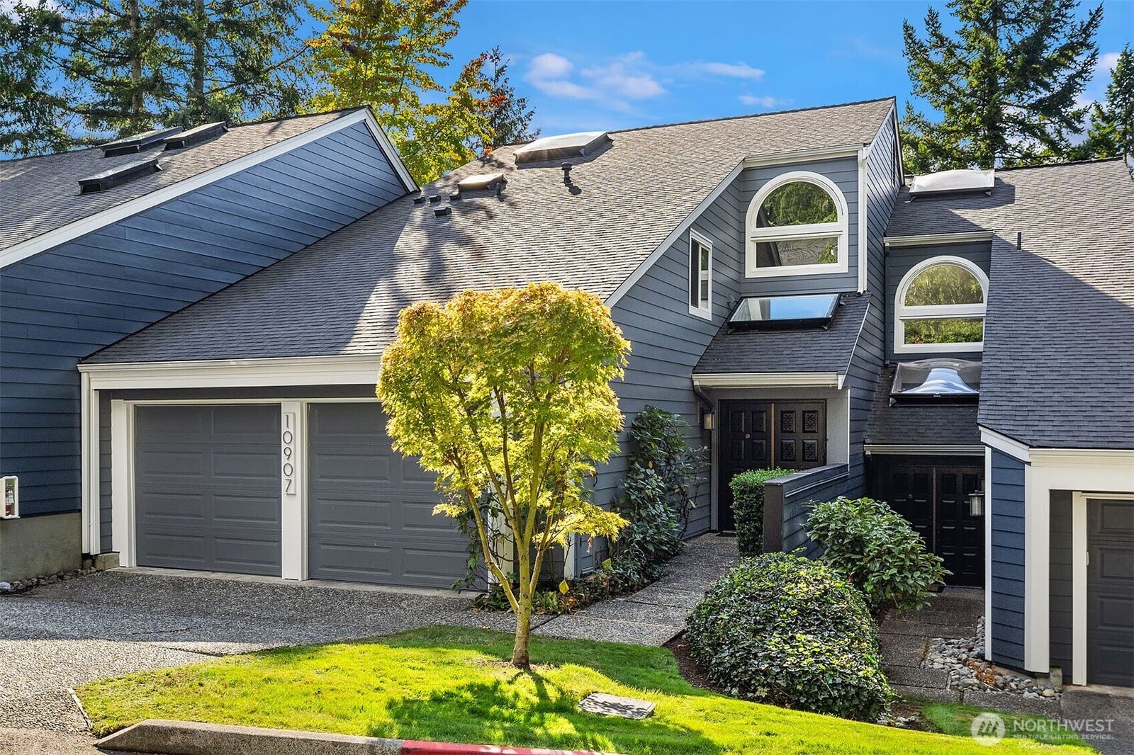 Property Photo: 10907 NE 41st Drive WA 98033