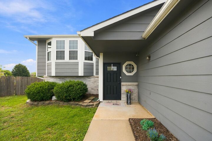Property Photo:  10525 W Jewell Ct  KS 67209-3052 