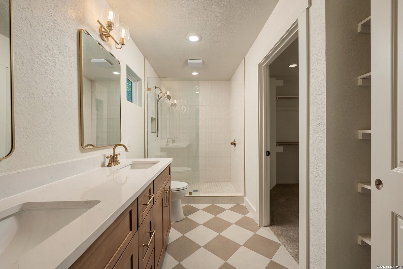 Property Photo: 530 Avenue A TX 78130