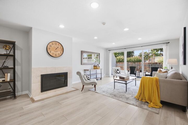 Property Photo:  1945 Mount Vernon Court 5  CA 94040 