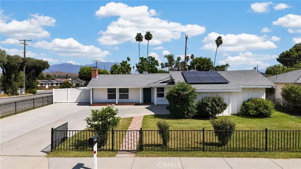 Property Photo:  298 Terry Lane  CA 92544 