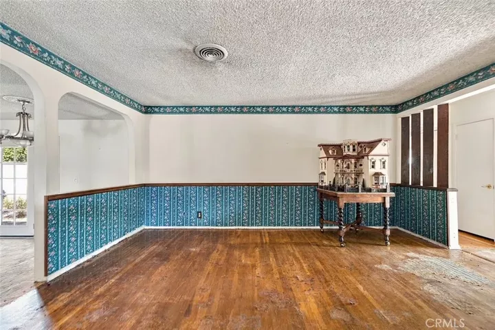 Property Photo:  211 Lime Street  CA 90631 