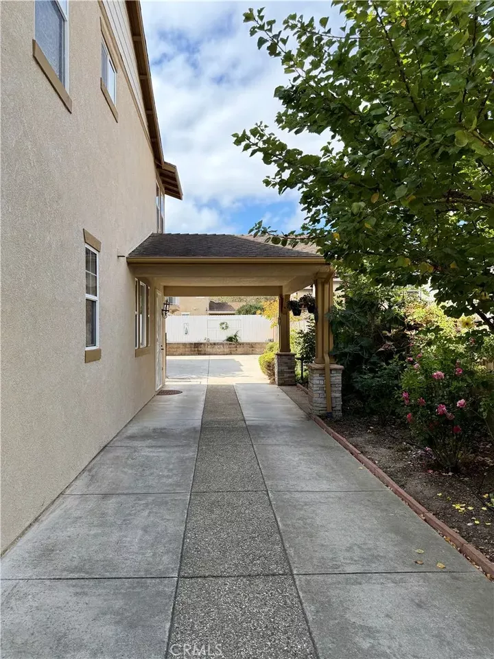 Property Photo: 1771 Singletree Court CA 93405