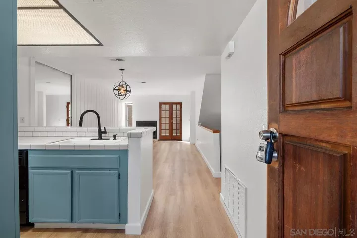 Property Photo:  9250 Towne Centre Drive 6  CA 92121 