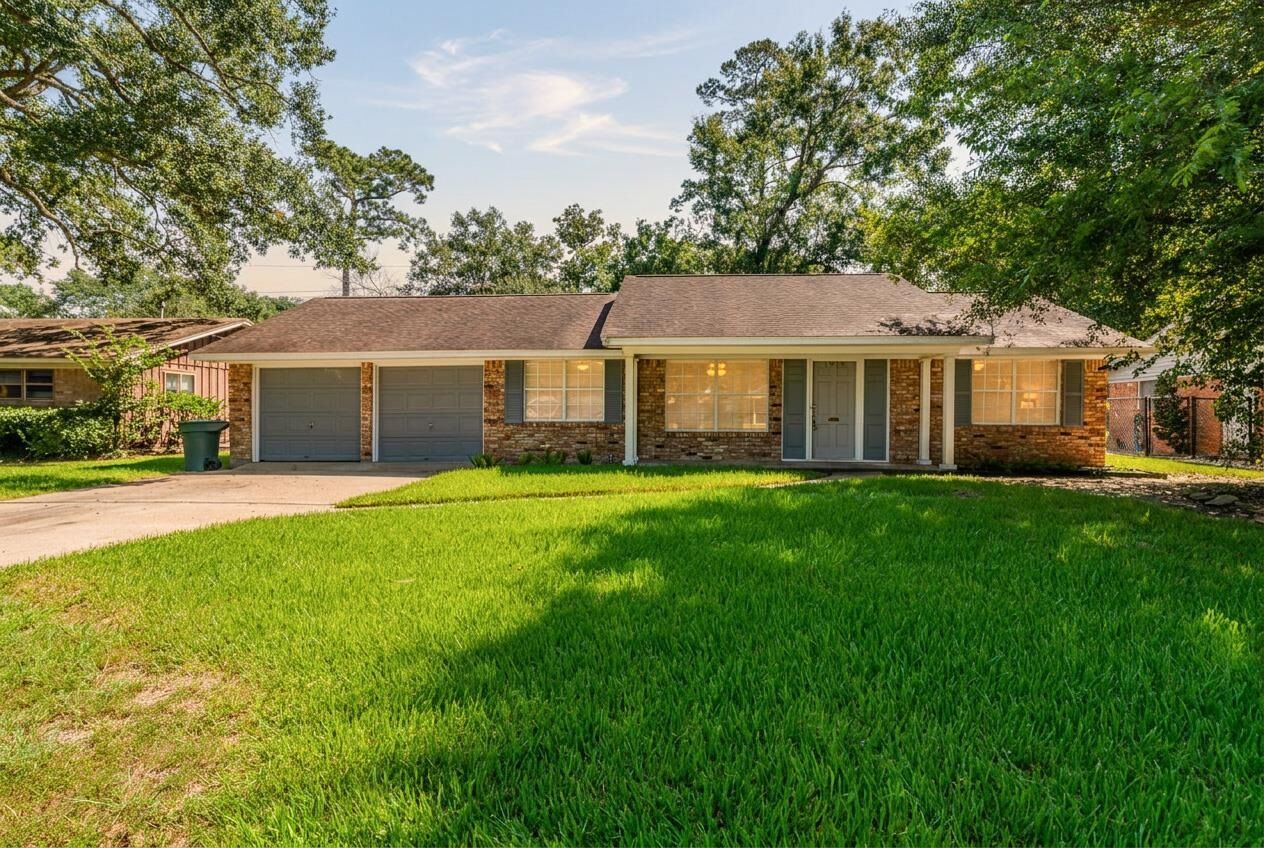 Property Photo:  1970 Edson Dr  TX 77706-0000 