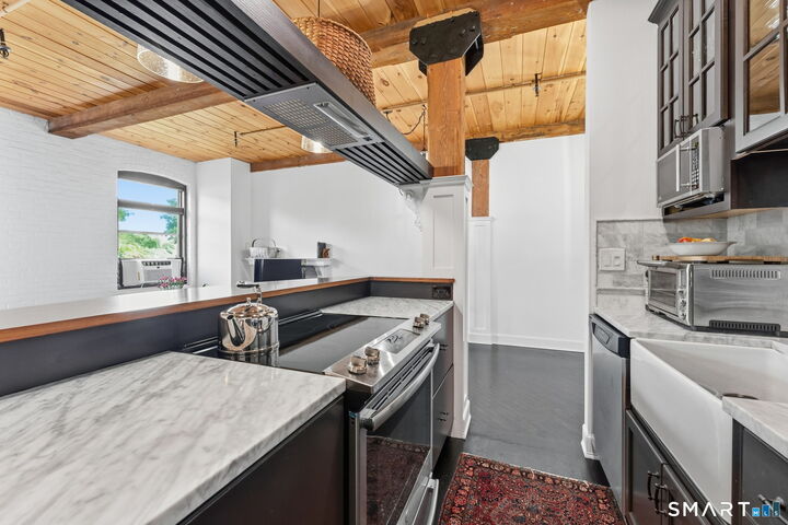 Property Photo:  222 Williams Street East 228  CT 06033 