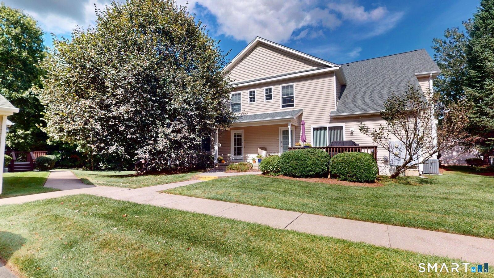 Property Photo: 6 Reggie Way B CT 06016