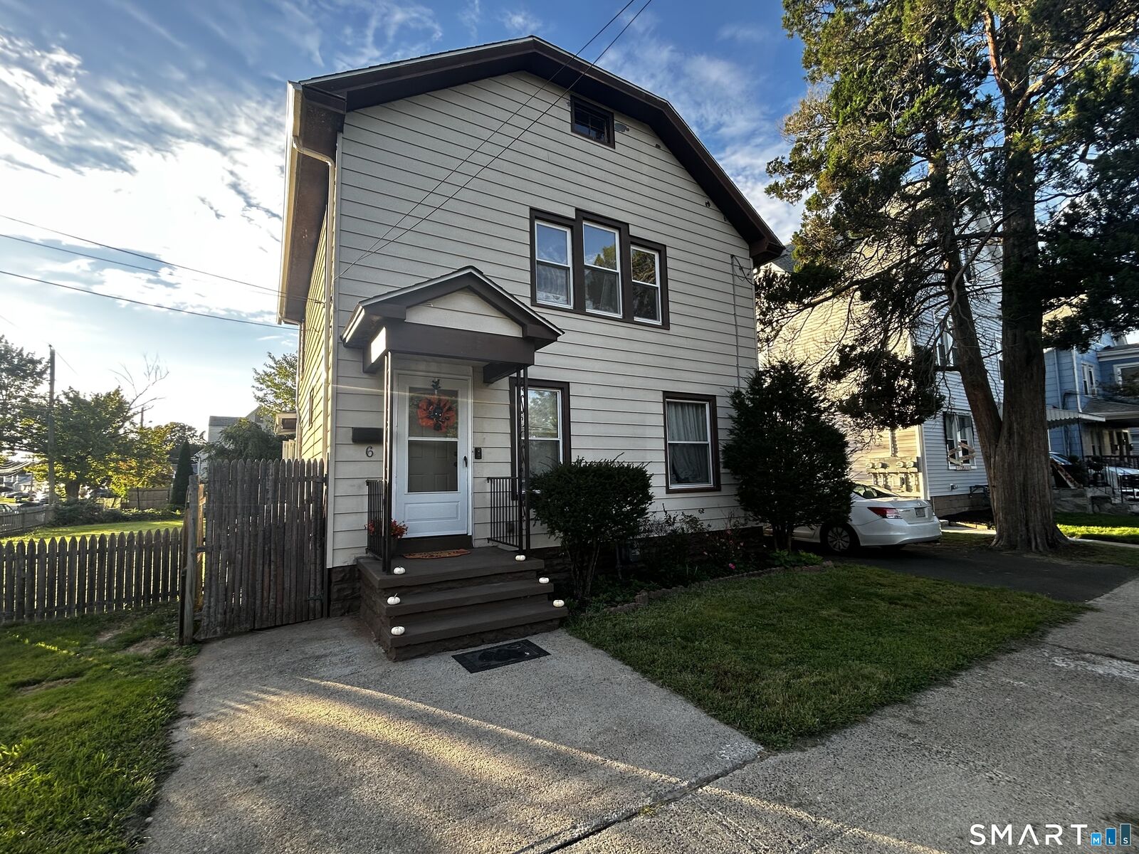 Property Photo:  6 Cross Street  CT 06514 