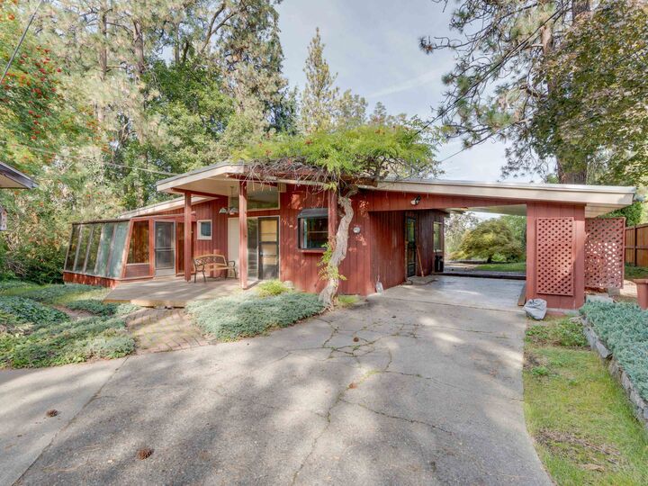 Property Photo: 2903 E 13th Ave WA 99202