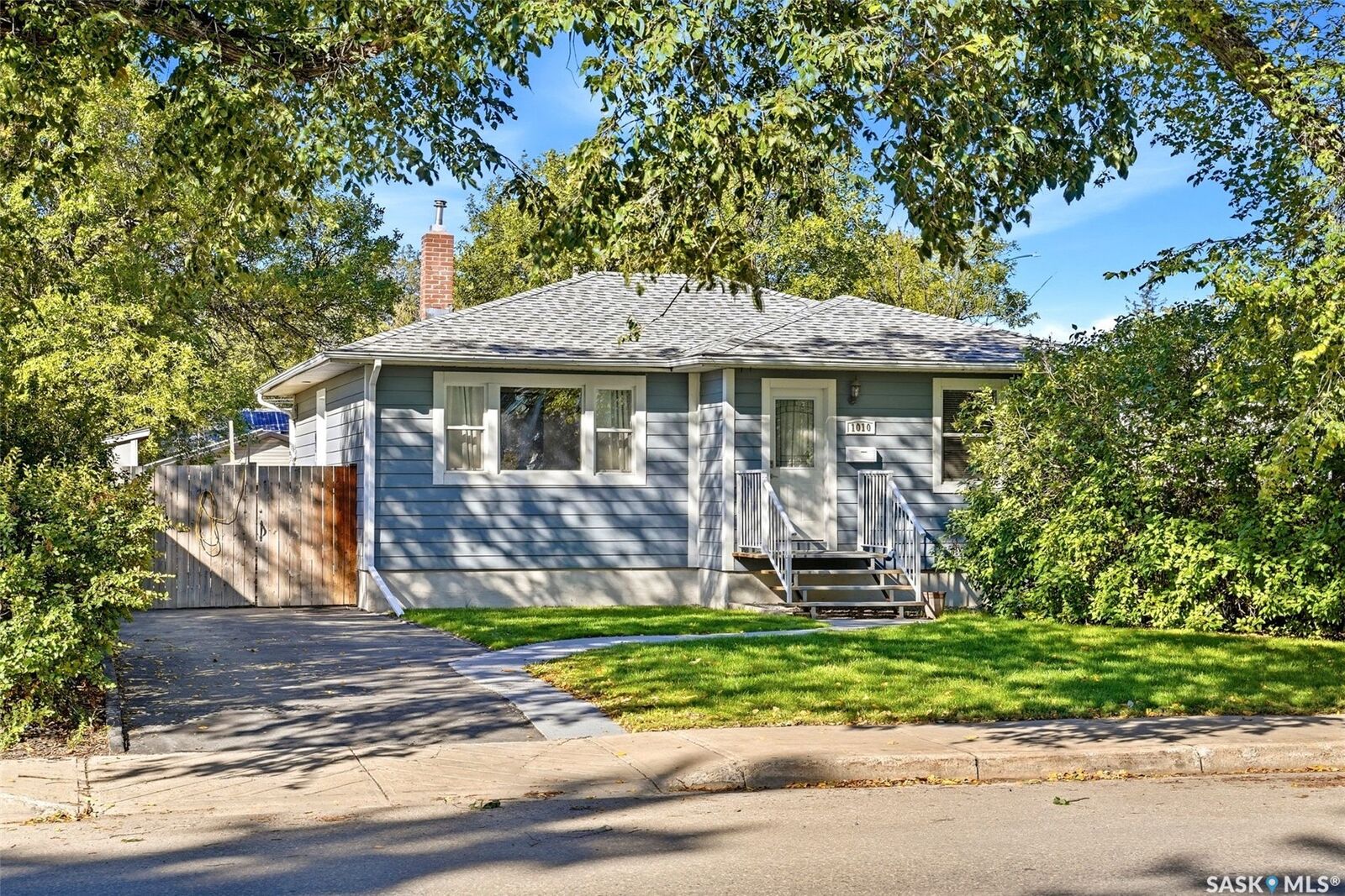 Property Photo:  1010 Elphinstone Street  SK S4T 3L8 