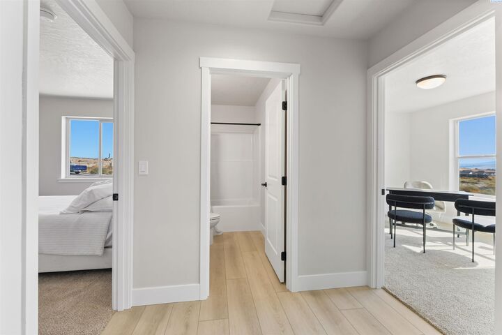 Property Photo:  704 Honeylicious St  WA 99352 