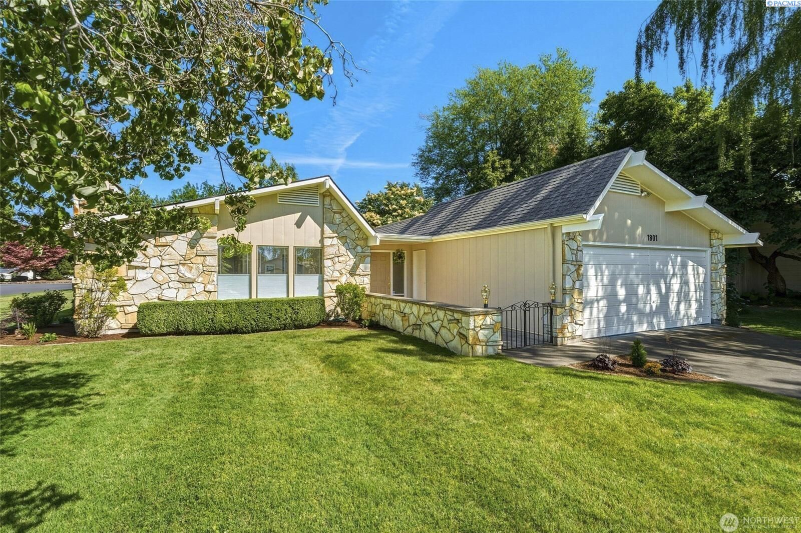 Property Photo: 1801 Crestline Drive WA 99362