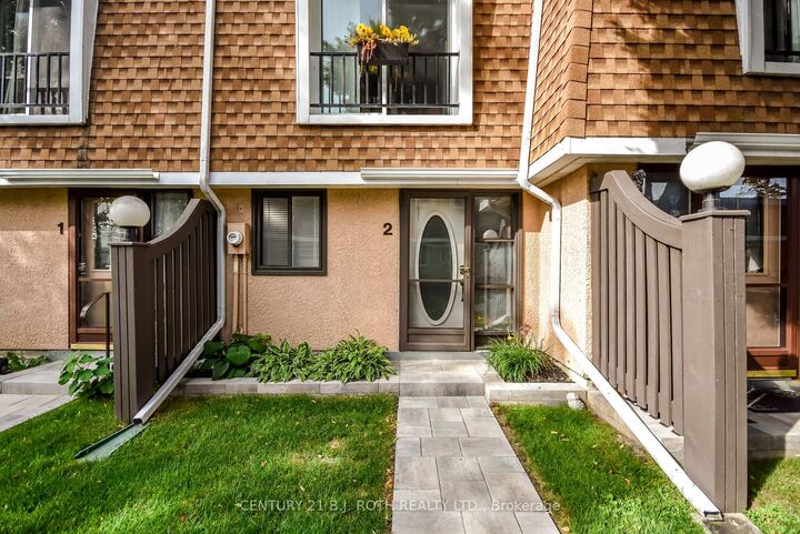 Property Photo:  2 Paradise Boulevard Unit 2  ON L0K 1B0 