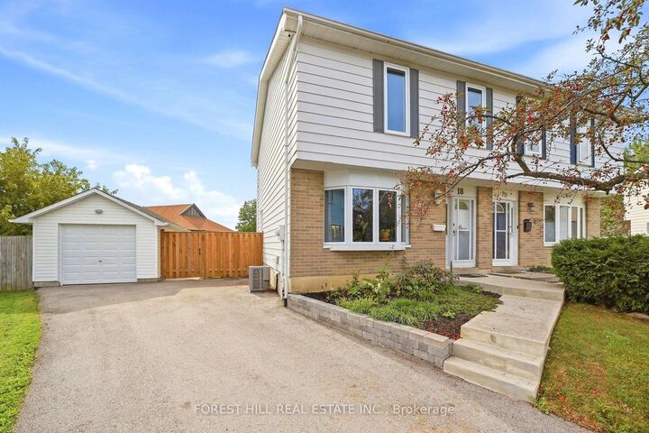 Photo de la propriété: 18 Griselda Court ON L6S 1M6