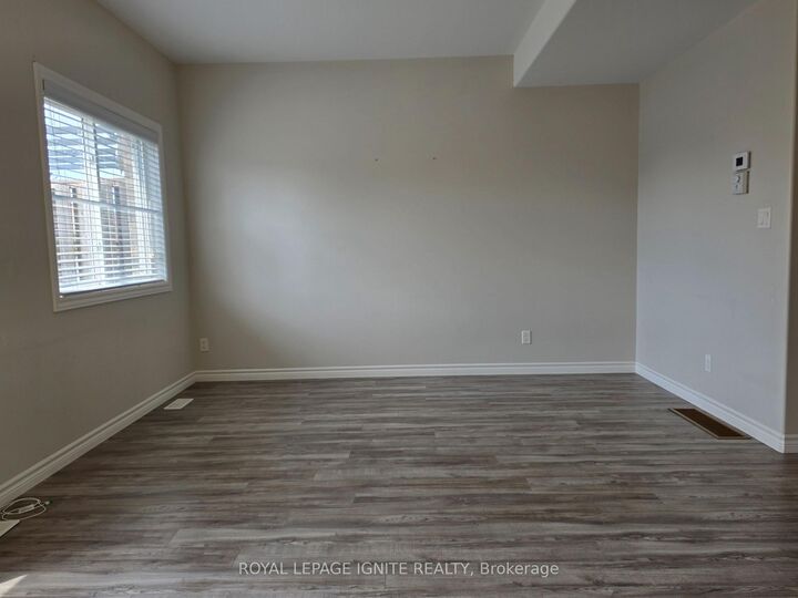 Property Photo:  52 Cottonwood Drive  ON K8N 0J2 