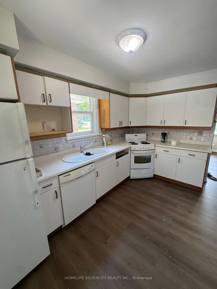 Property Photo:  276 Sunview Street  ON N2L 3V9 