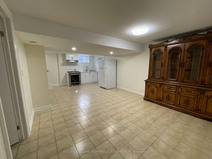 Property Photo:  384 Maple Leaf Drive Bsmt  ON M6L 1P6 