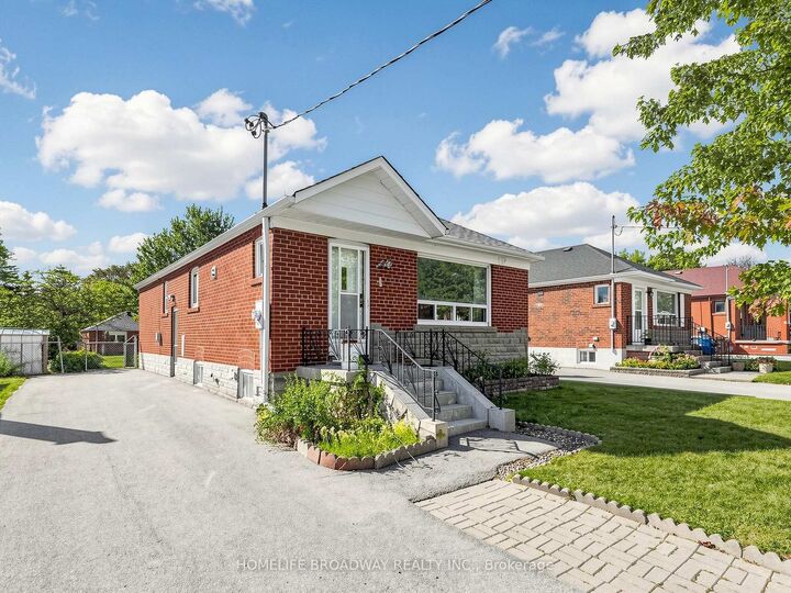 Photo de la propriété: 28 Ionview Road ON M1K 2Z4