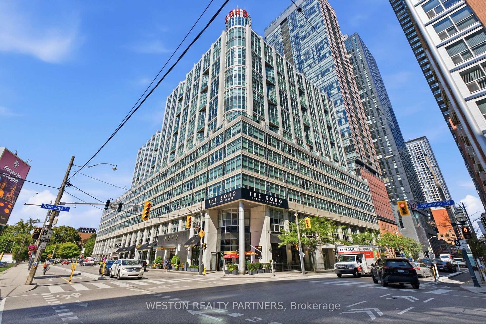 Property Photo:  36 Blue Jays Way 1124  ON M5V 3T3 