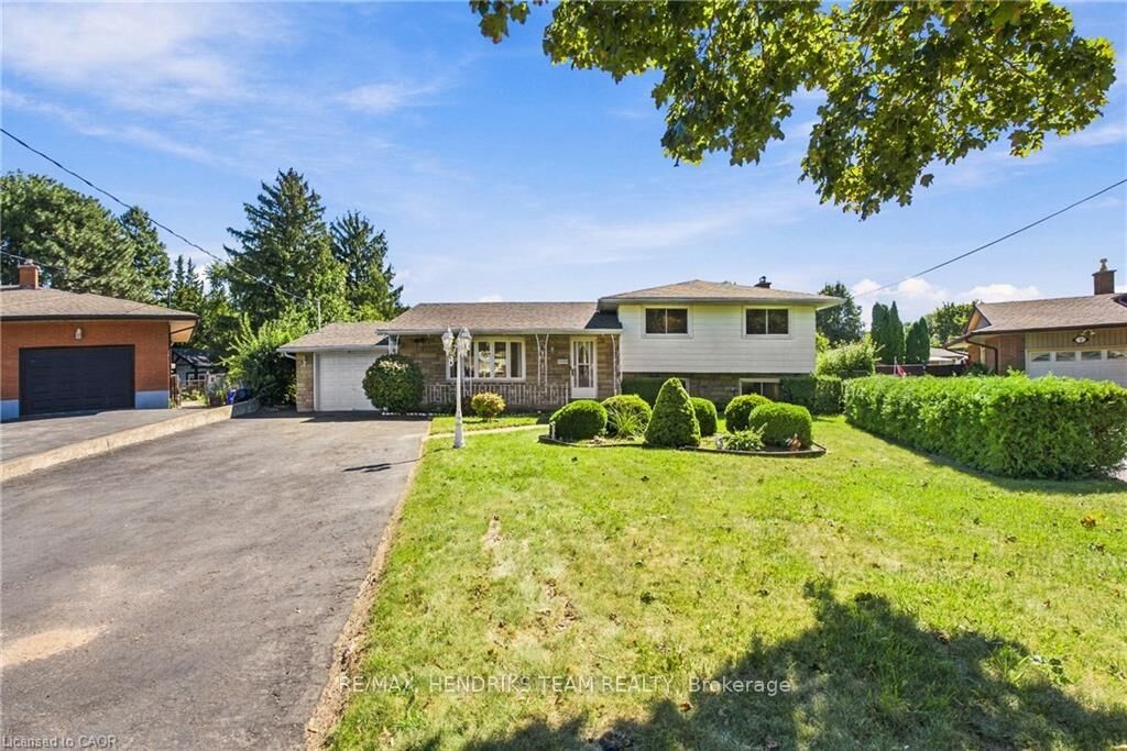 Photo de la propriété: 8 Empress Court ON L2N 3G8