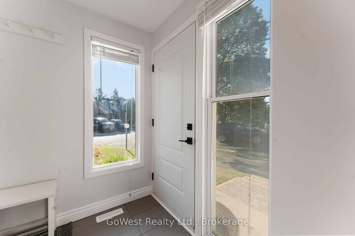 Property Photo:  94 Fieldgate Drive  ON K2J 1T9 
