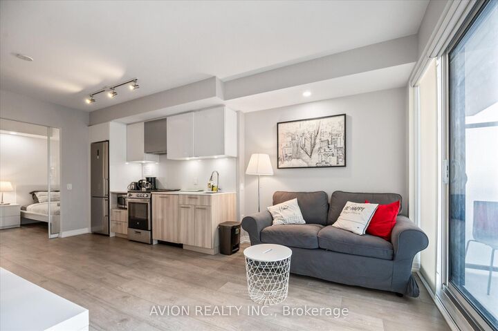 Property Photo:  251 Jarvis Street 1120  ON M5B 0C3 
