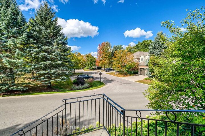 Photo de la propriété: 153 Britton Trail ON L4G 7S9