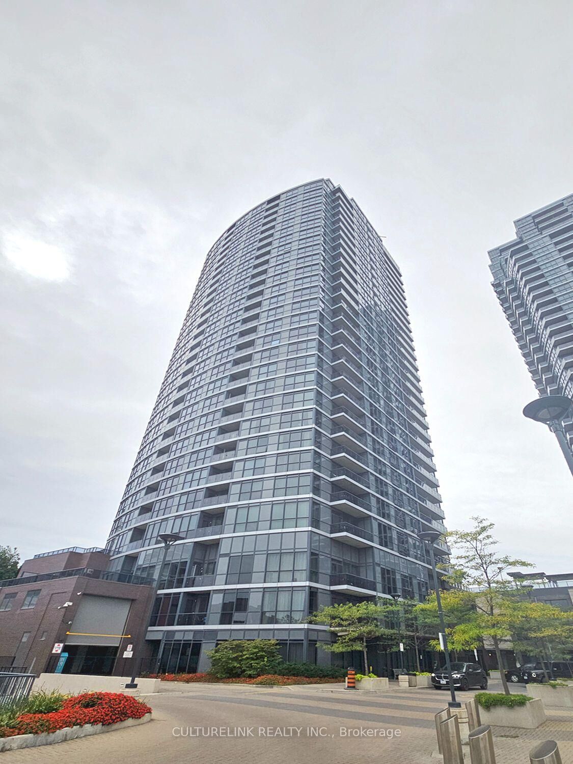Property Photo:  9 Valhalla Inn Road 1003  ON M9B 1S9 