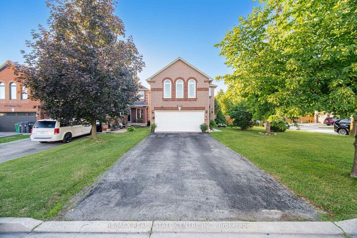 Photo de la propriété:  3725 Althorpe Circle N  ON L5N 7G5 