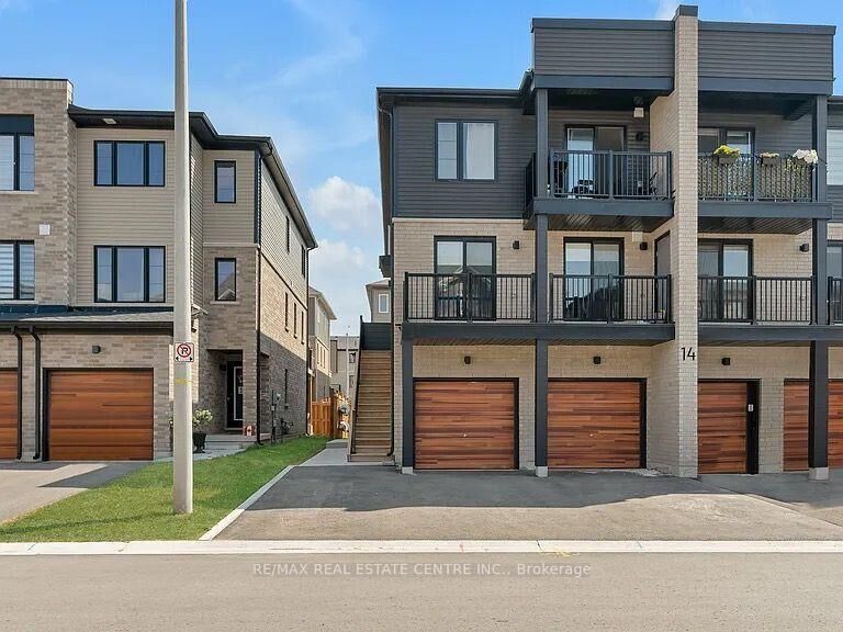 Photo de la propriété:  14 Pumpkin Corner Crescent 1  ON L9J 0T6 