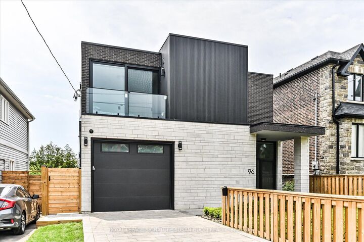 Photo de la propriété: 96 Squires Avenue ON M4B 2S1
