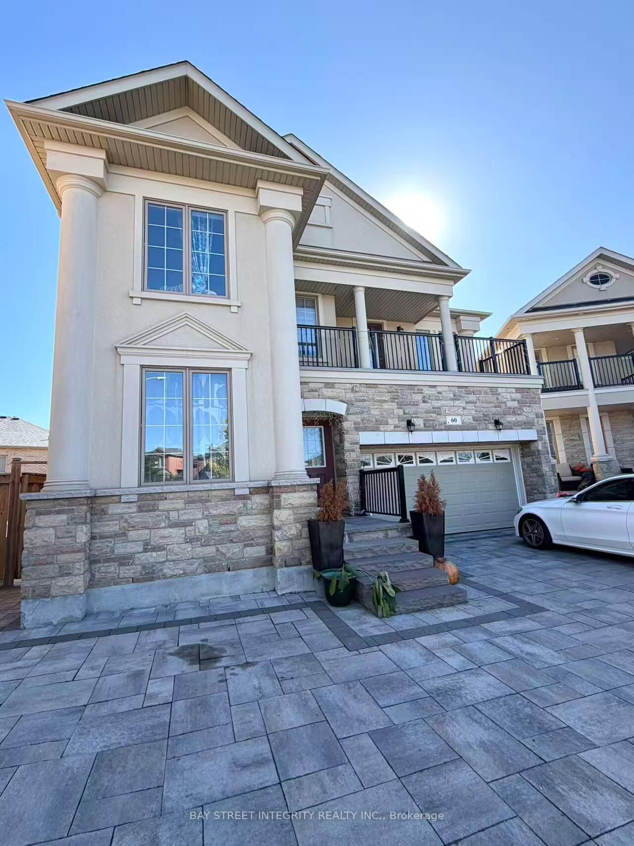 Property Photo:  60 Caria Court Main  ON L4H 4G5 