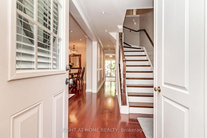 Photo de la propriété:  2272 Mowat Avenue 9  ON L6H 5L8 