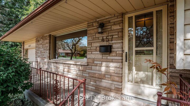 Property Photo:  457 Three Valleys Crescent  ON N5Z 3E9 