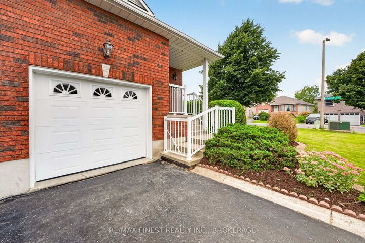 Photo de la propriété:  975 Ringstead Street  ON K7M 8V2 