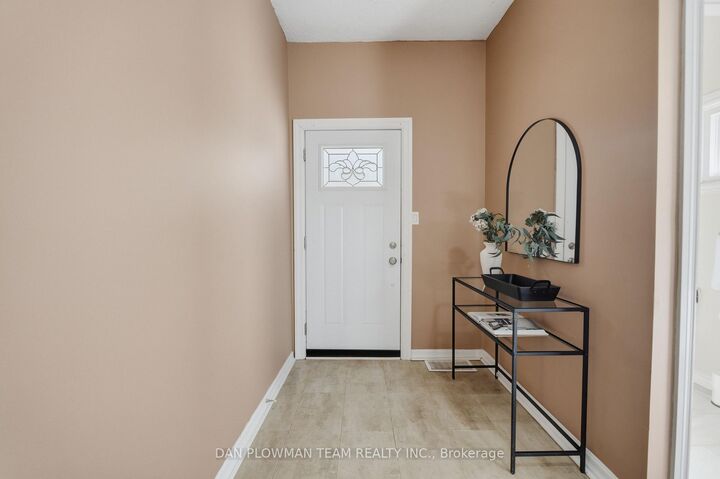 Property Photo:  224 Arthur Street  ON L1H 1N6 