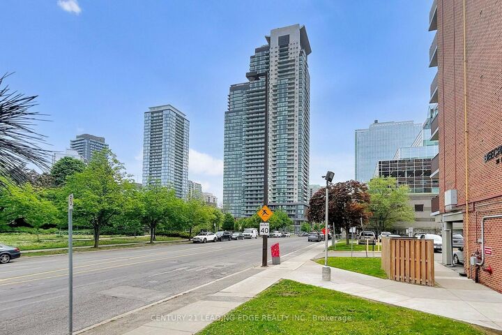 Property Photo: 5162 Yonge Street 102 ON M2N 0E9