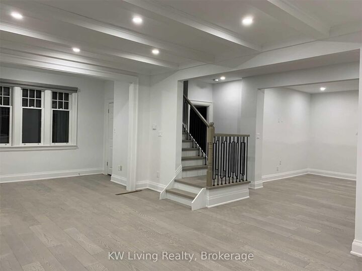 Property Photo:  180 Dinnick Crescent  ON M4N 1M3 