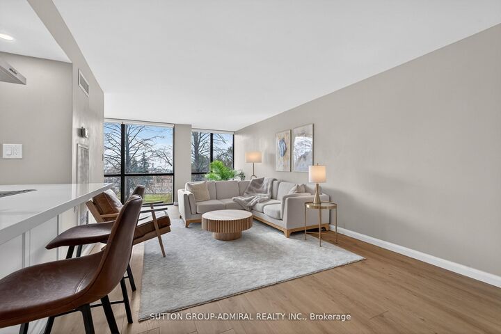 Photo de la propriété: 350 Webb Drive 308 ON L5B 3W4