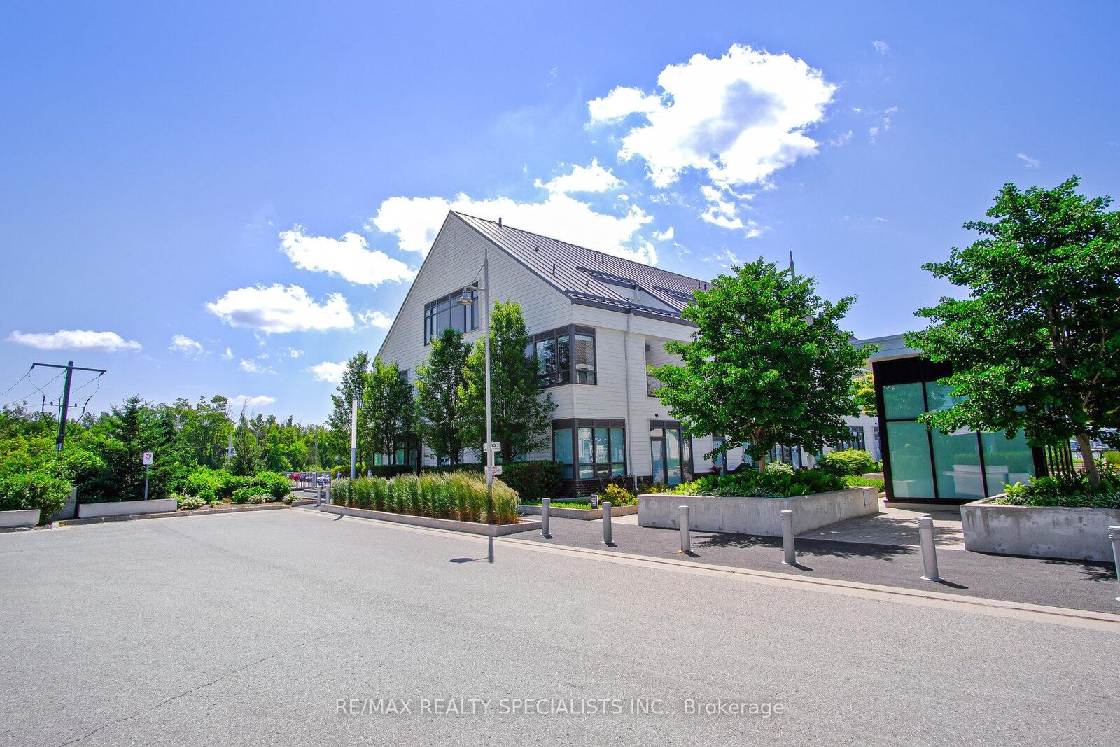 Property Photo:  233 Broward Way 10  ON L9S 0M1 