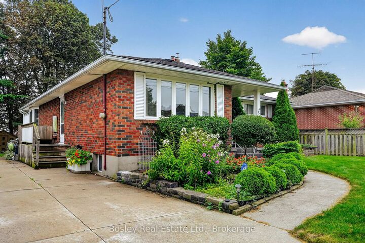 Property Photo: 5 Ralston Drive ON L1A 2B9