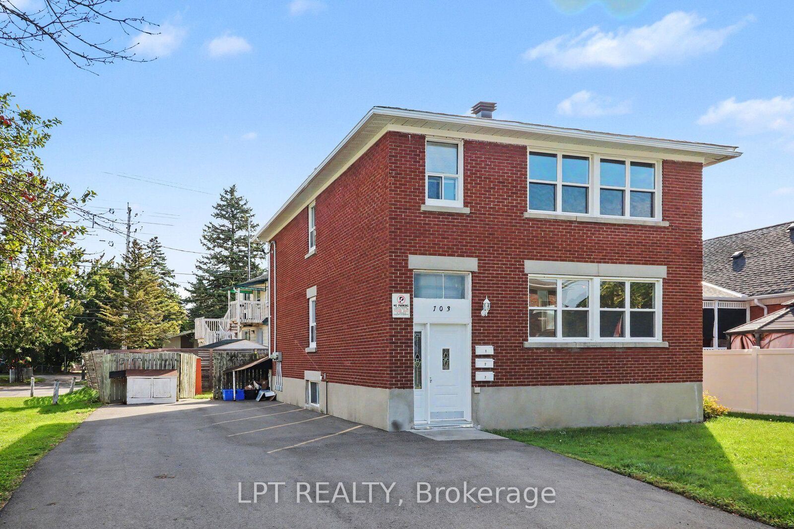 Property Photo:  703 Morgan Street  ON K1K 3M3 