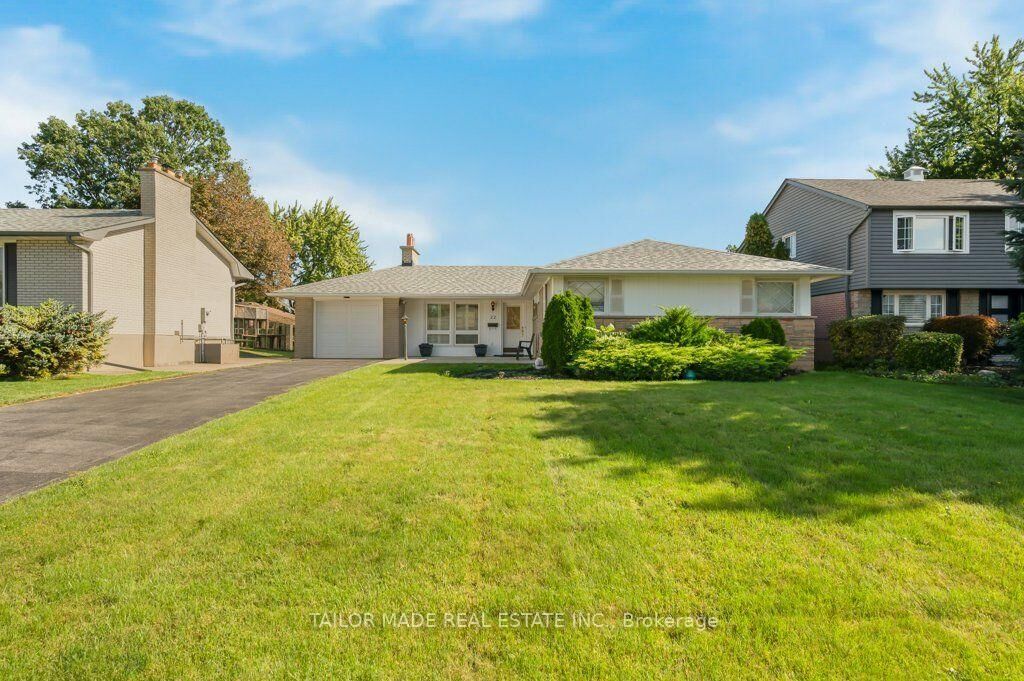 Property Photo:  22 Greystone Crescent  ON L6Y 2B3 