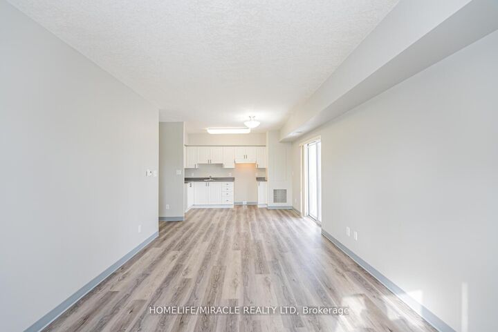 Photo de la propriété:  274 Erb Street W 610  ON N2L 1W2 