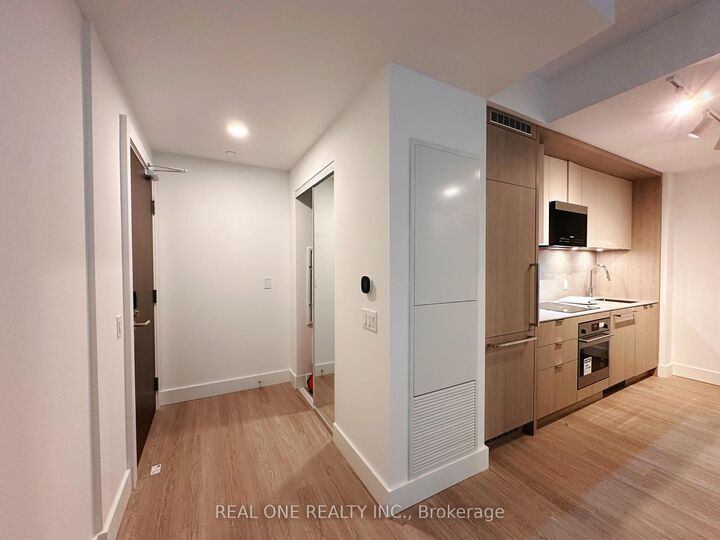 Property Photo:  6 Greenbriar Road 328  ON M2K 0H6 