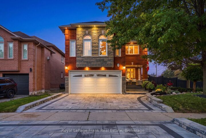 Photo de la propriété: 58 Parnell Crescent ON L1R 2L5